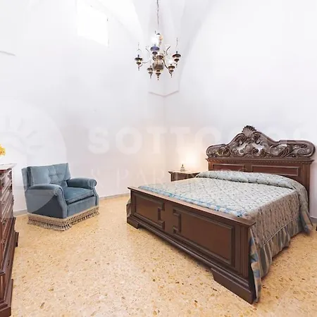 Lucy's Flat - * Melendugno