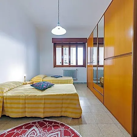 아파트 Lucy's Flat - *